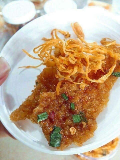 ( MIỄN SHIP Ở HCM) 1 HỦ TO 500G Cơm cháy lắc khô gà, ăn là ghiền | BigBuy360 - bigbuy360.vn