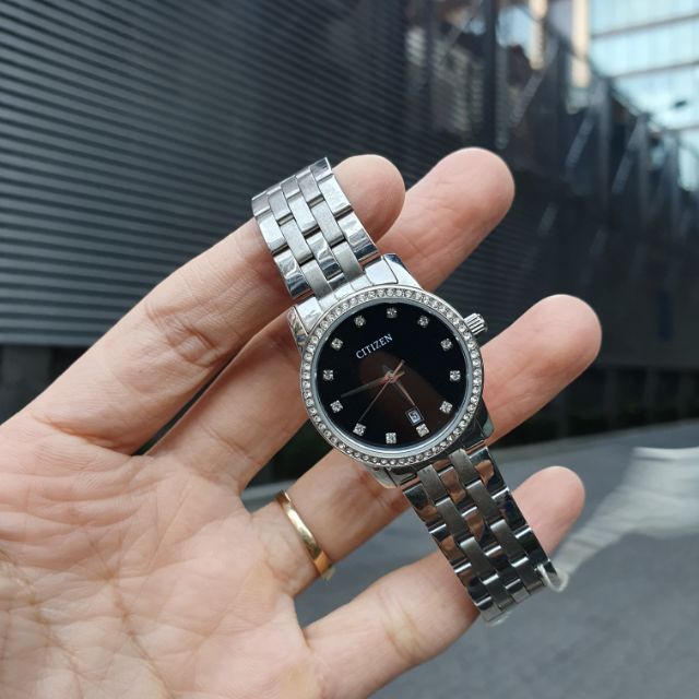 Đồng hồ Citizen nữ Quartz EU6030-56E , kích thước mặt 29mm , chống nước 30m , bảo hành 5 năm