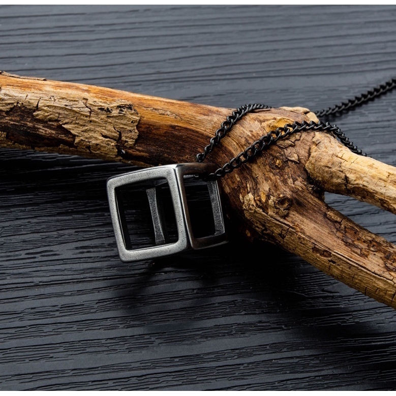 Dây chuyền hình khối lập phương ba chiều phong cách cổ điển chất lượng cao