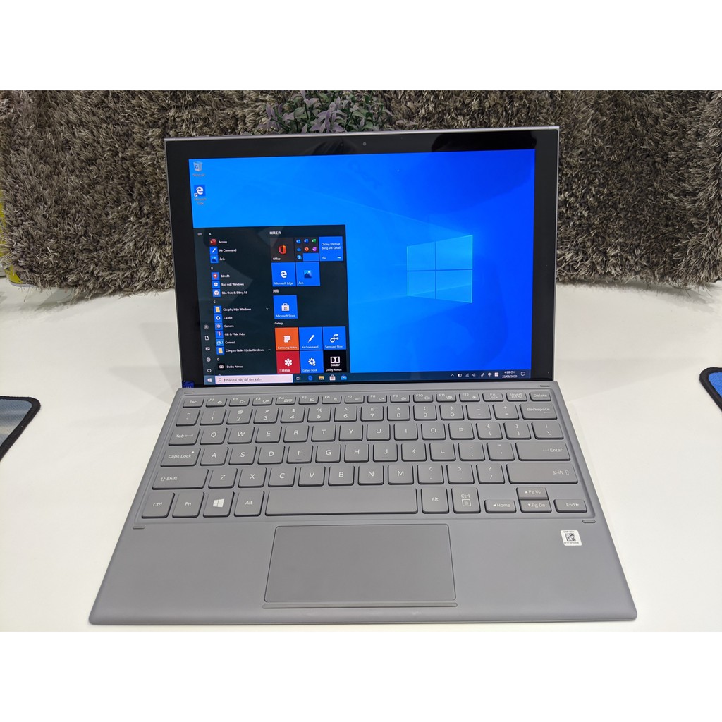 Máy Tính Bảng Samsung Galaxy Book 2 4/128GB 12'' Kèm  Bàn Phím Chính hãng  || HĐH Win 10 , 4G LTE || Tại PlayMobile