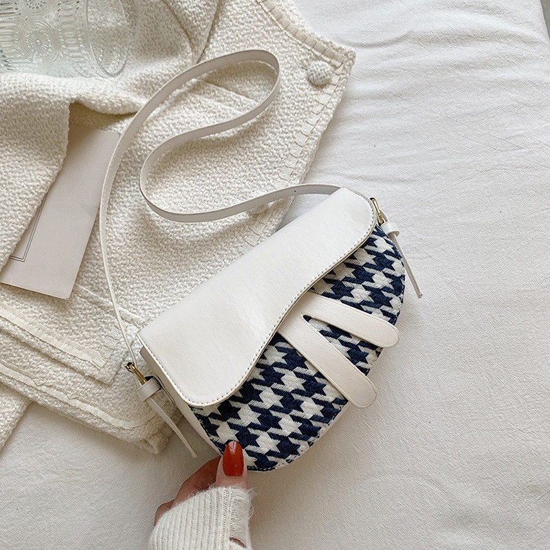 Túi đeo chéo thời trang dành cho nữ 2021