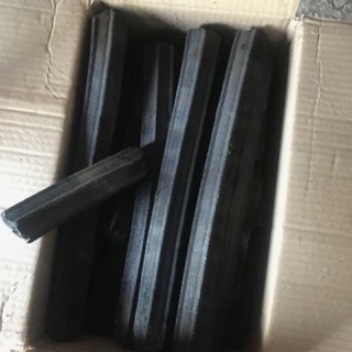 Than sạch không khói thùng 10kg- than ép mùn cưa
