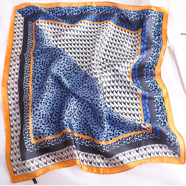 Khăn vuông size 70x70.