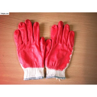 Găng tay phủ sơn đỏ
