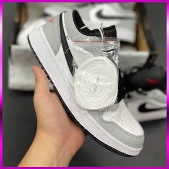 Áo phông nam nữ Premium Cotton pha màu đen sữa dập chữ GG trước ngực siêu sang.