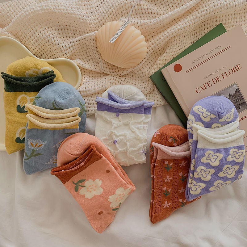 Vớ Cổ Trung Họa Tiết Hoa Tulip Dễ Thương Cho Nữ