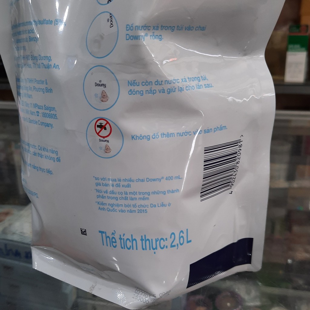 Túi nước xả vải Downy mềm mịn tinh khiết đậm đặc 2.6lit