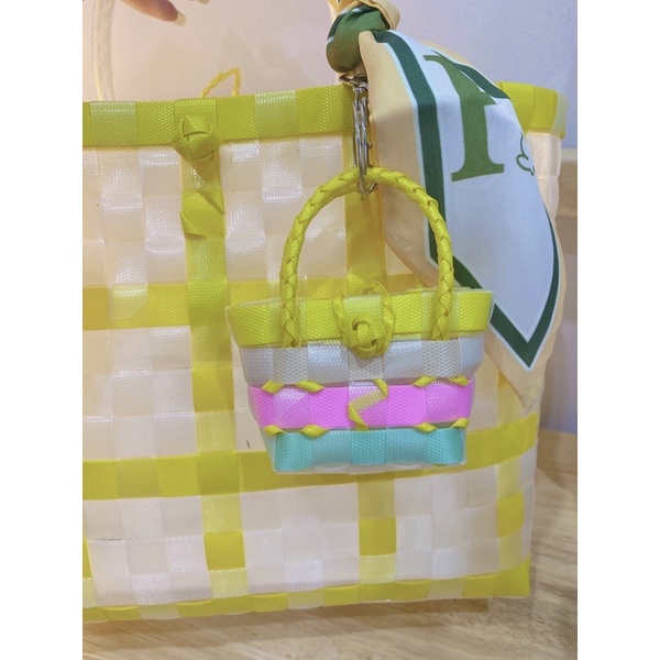 Túi Đan đi biển kèm charm mini