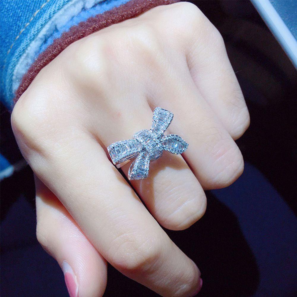 Nhẫn Cưới Hình Nơ Sang Trọng