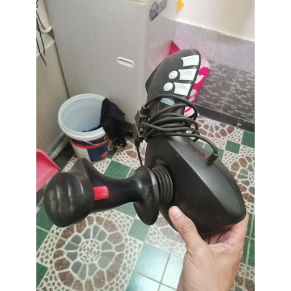 Tay cầm chơi game dùng cổng usb máy tính