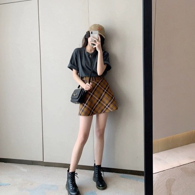 Set áo ngắn tay và chân váy phong cách phương Tây | BigBuy360 - bigbuy360.vn