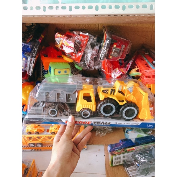 Xe tải đồ chơi cho bé - đầy đủ các loại xe khác nhau đồng giá