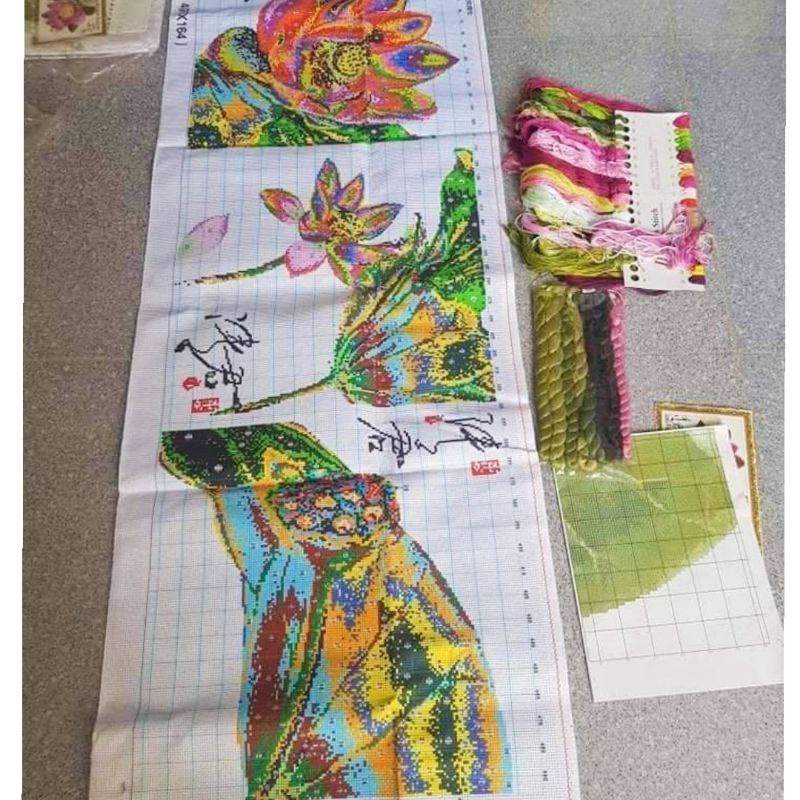 Tranh thêu chữ thập hoa sen. Tranh thêu đầm sen size to trên 100cm