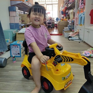 Xe cần cẩu chòi chân 1388 cho bé