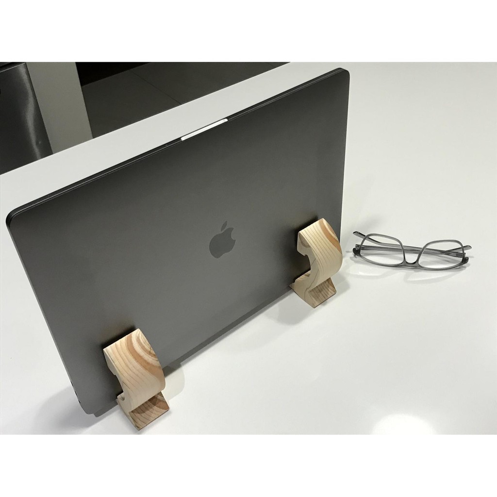 Giá giữ MacBook / Đế gỗ giữ đứng Laptop / Giá đỡ laptop gỗ