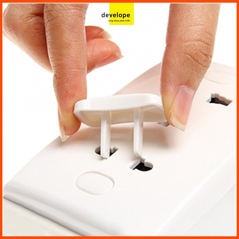 Nút bịt ổ điện 2 chân an toàn cho bé ( sỉ 500d)