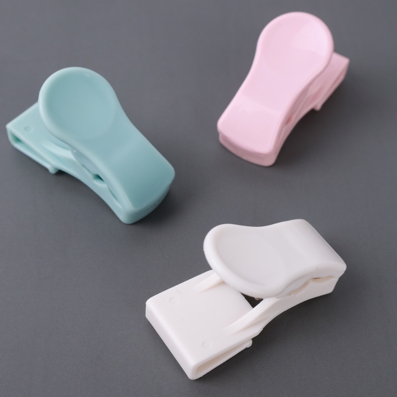 Bộ 4 Kẹp Nhựa Cố Định Tấm Bảng Ghi Chú Đuôi Dài Nhiều Màu Sắc Nhỏ Gọn Dành Cho Nhà Bếp / Văn Phòng Phẩm