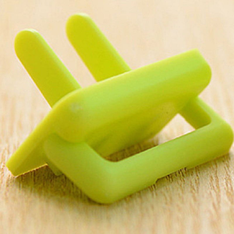 Nút bịt ổ điện chống giật an toàn cho bé có quai cầm - Miếng bịt ổ điện cao cấp bảo vệ bé loại 2 chân , 3 chân