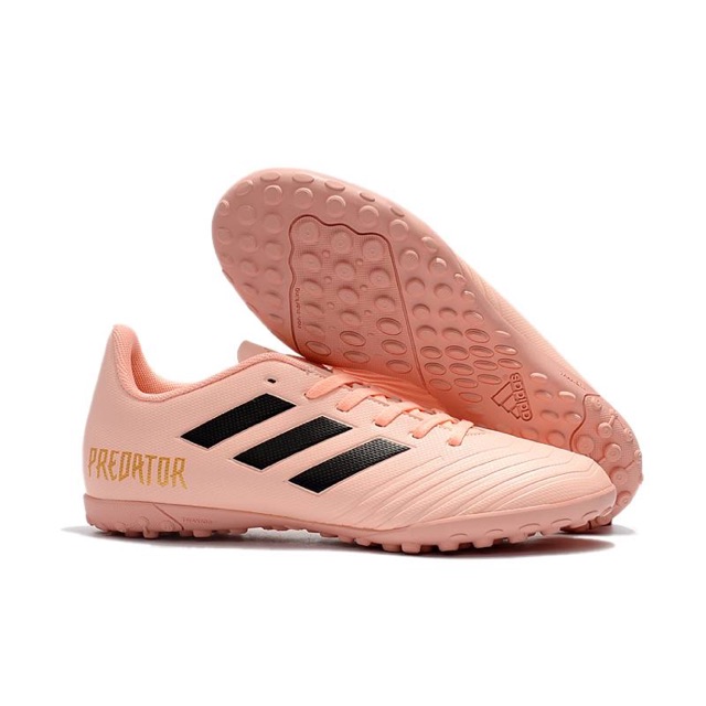 Giày đá bóng adidas