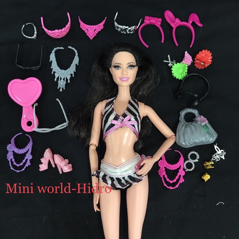 Set phụ kiện vòng cổ, bông tai, trang sức, túi giày, mắt kiếng cho búp bê Barbie.