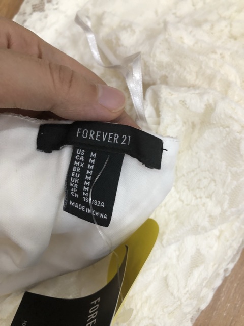 Đầm ren Forever21- size M- hàng web Mỹ 100%