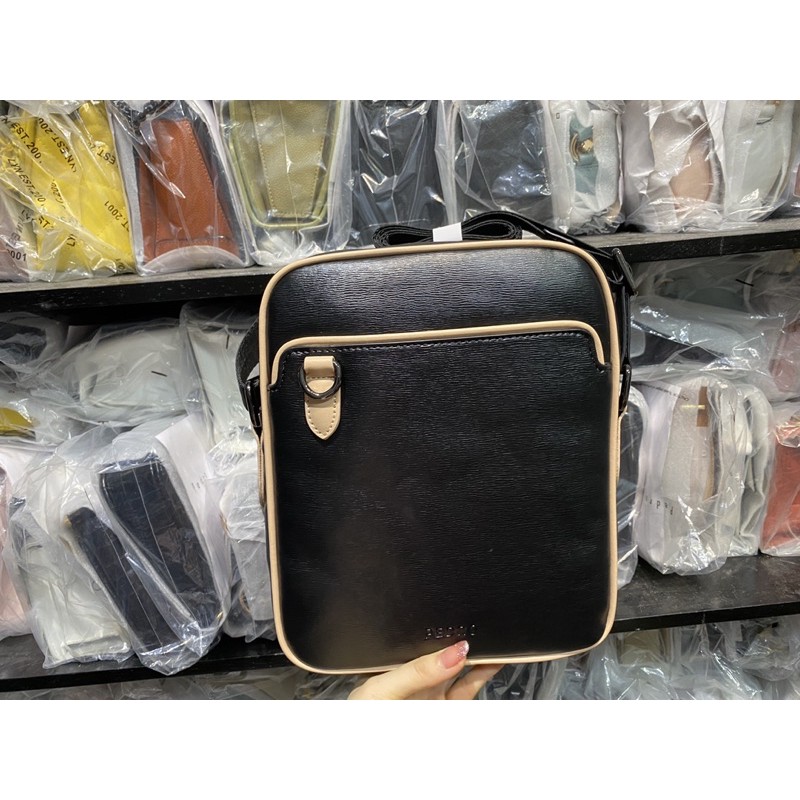 Túi Pedro đeo chéo Nam Embossed Leather Sling Bag