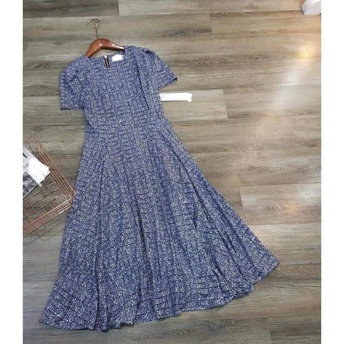 Đầm Calvin klein xịn dáng xoè có tay dây kéo vàng sau lưng