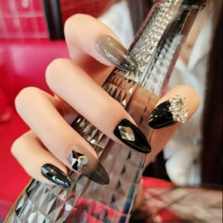 Bộ 24 móng tay giả kèm keo