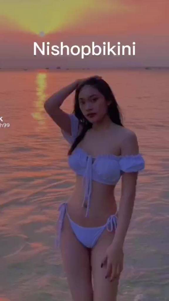 Bikini nữ 2 mảnh tay cộc trễ vai bèo quần tam giác và cạp cao R08 | BigBuy360 - bigbuy360.vn