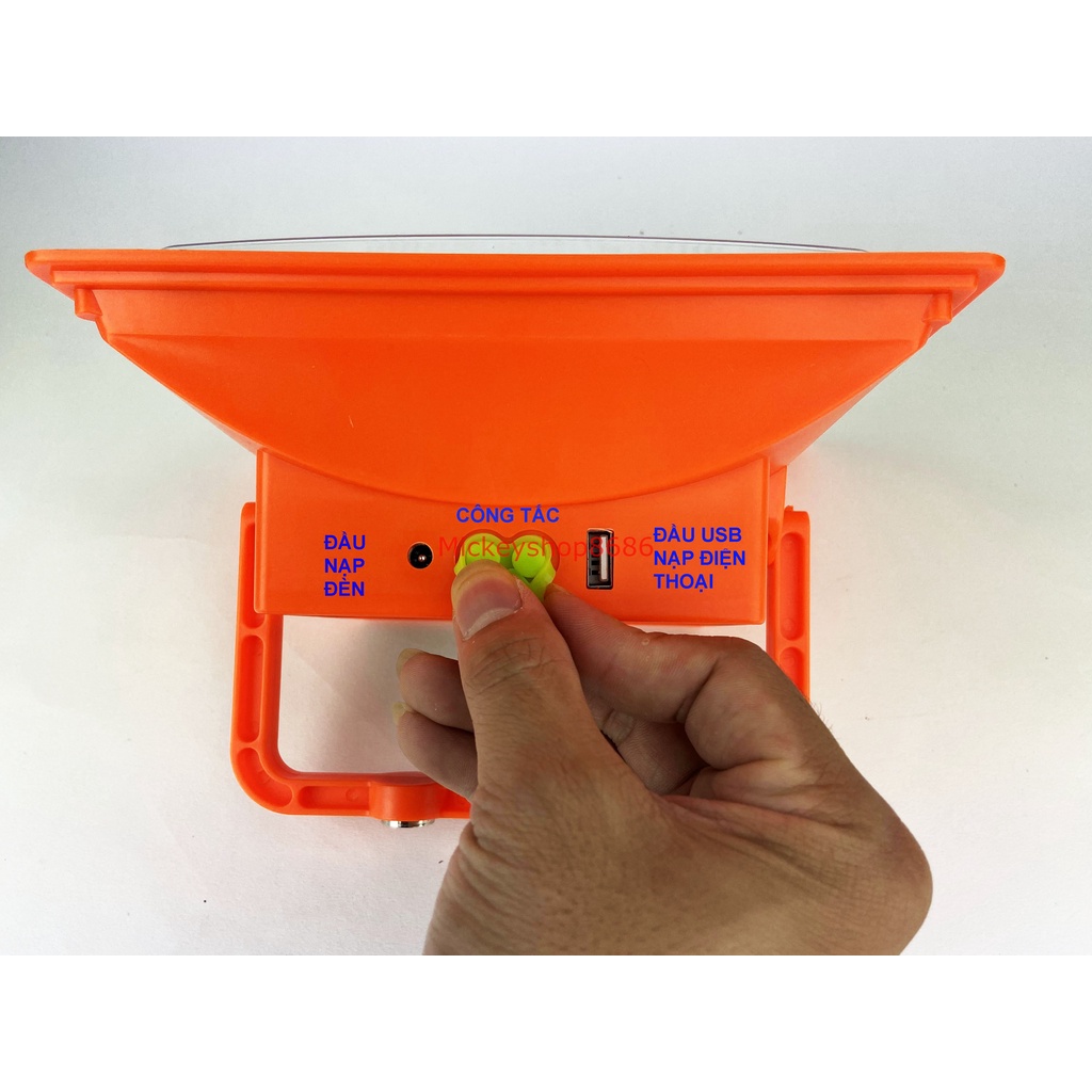 Đèn tích điện năng lượng mặt trời YUXING 878A siêu sáng 300w 3 chế độ sáng có cổng usb sạc điện thoại tặng kèm sạc