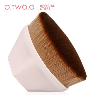 Cọ trang điểm nền O.TWO.O chất liệu mềm thiết kế kiểu dáng đẹp mắt 60g