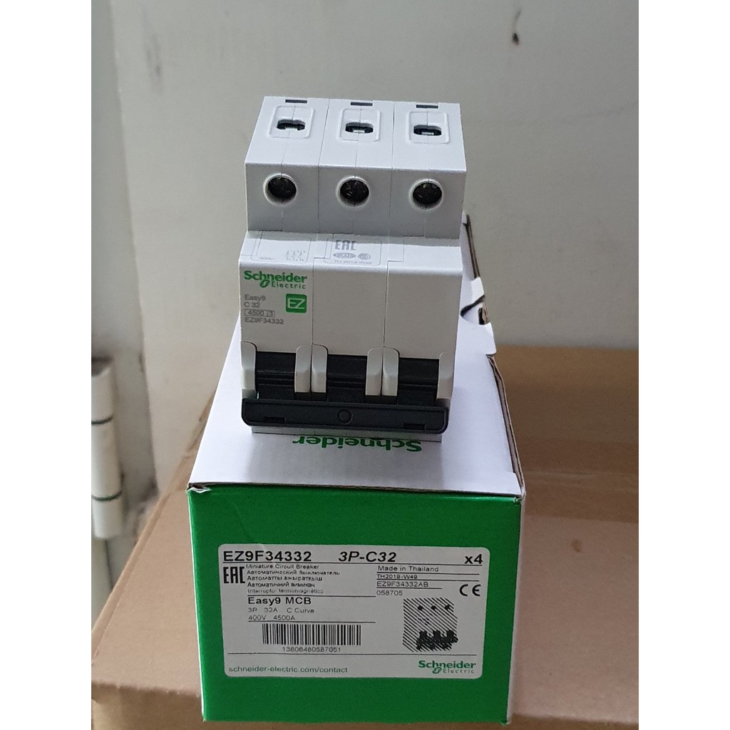 Cầu dao MCB Schneider EZ9F343(3P 6A, 10A, 16A, 20A, 25A, 32A, 40A 4.5kA)