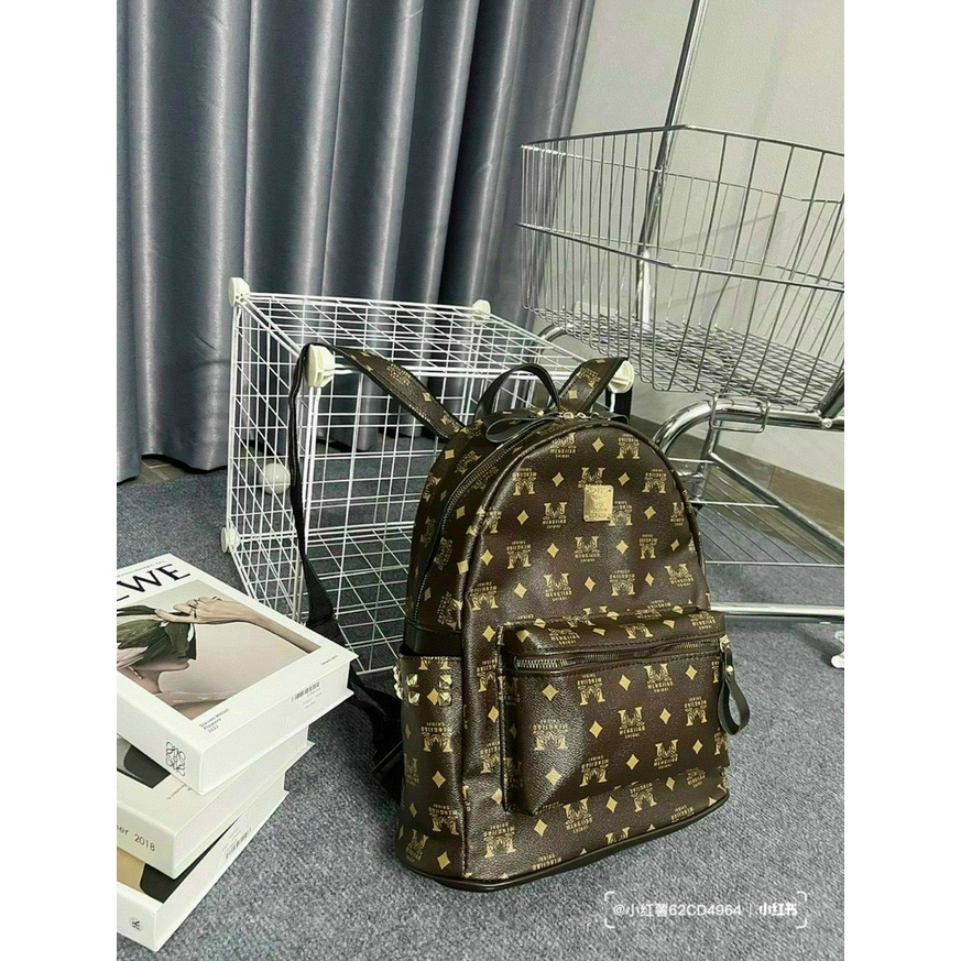 Balo đi học, đi chơi SIZE 40 M.C.M siêu hot cho nam và nữ, ngăn lớn rộng để vừa A4 laptop (cam kết hàng chuẩn ảnh)DC25