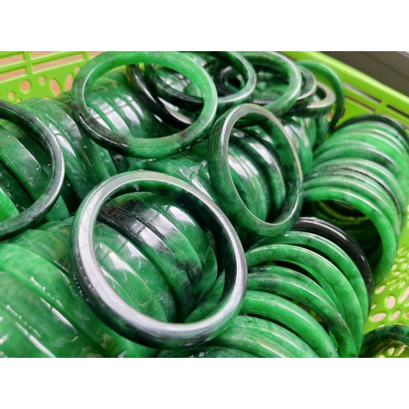 Vòng đeo tay bản liền ngọc sơn thủy bản nhỏ xanh đậm đẹp