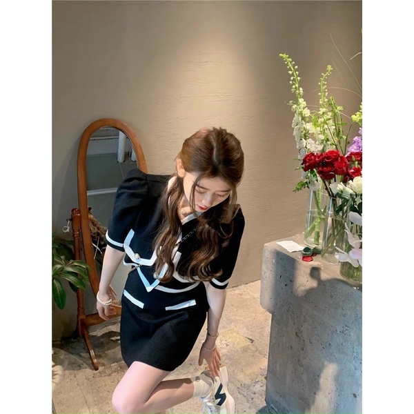 SET ÁO ĐEN VIỀN TRẮNG TAY VOAN + CHÂN VÁY