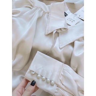 áo sơ mi lụa nơ sau cúc bọc