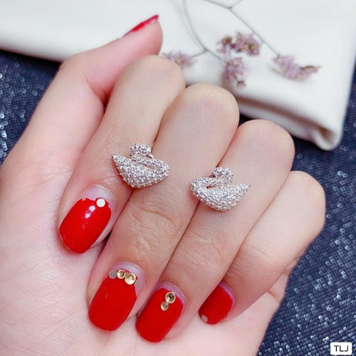 📛 RẺ VÔ ĐỊCH 📛 Bông tai thiên nga HAI MÀU TRẮNG VÀ ĐEN XINH XẮN DÀNH CHO NỮ