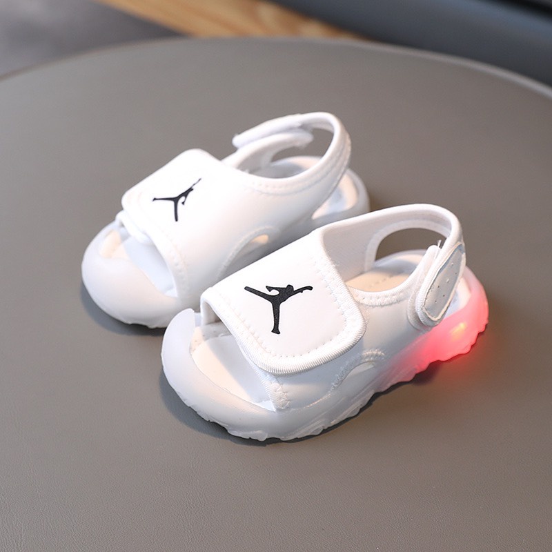 Sandal chống vấp-dép tập đi cho bé quai ngang dán vải có đèn led,quai vải thầm mồ hôi thoáng mát, siêu mềm, siêu êm 8021