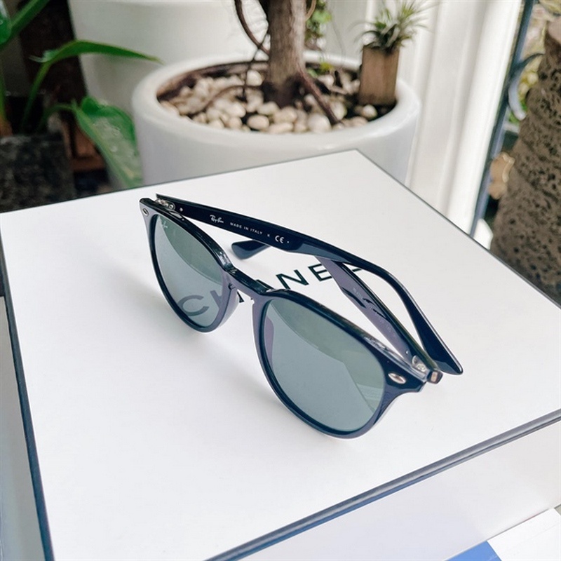 Kính Mát Ray-ban RB4259 601/71  viền đen mắt xanh đen 601/71