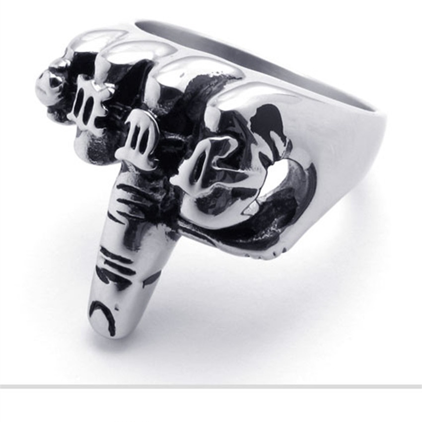 Nhẫn chạm khắc hình bàn tay phong cách Nhật Bản độc đáo