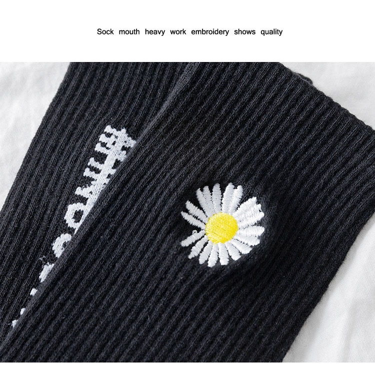 img Ins Retro Style Women Crew Socks New Trend Daisy Flowers Print Black Couple Socks High Quality Fashion Cotton Novelty Socks