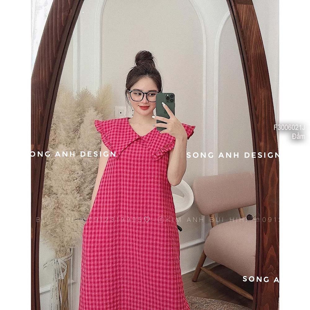 Đầm suông đũi kẻ caro hồng phối cổ bèo sát nách!