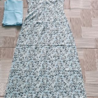 Áo dài hoa nhí kèm quần lụa