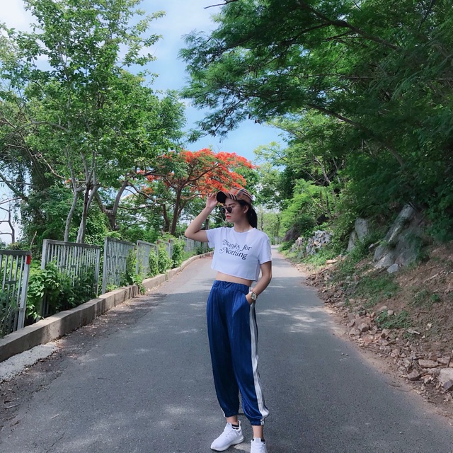 Áo thun croptop