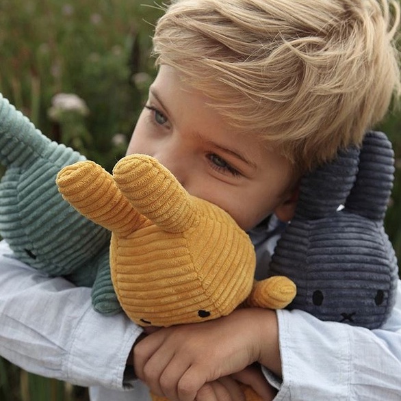 Thỏ Nhồi Bông Dễ Thương 23 * 13CM