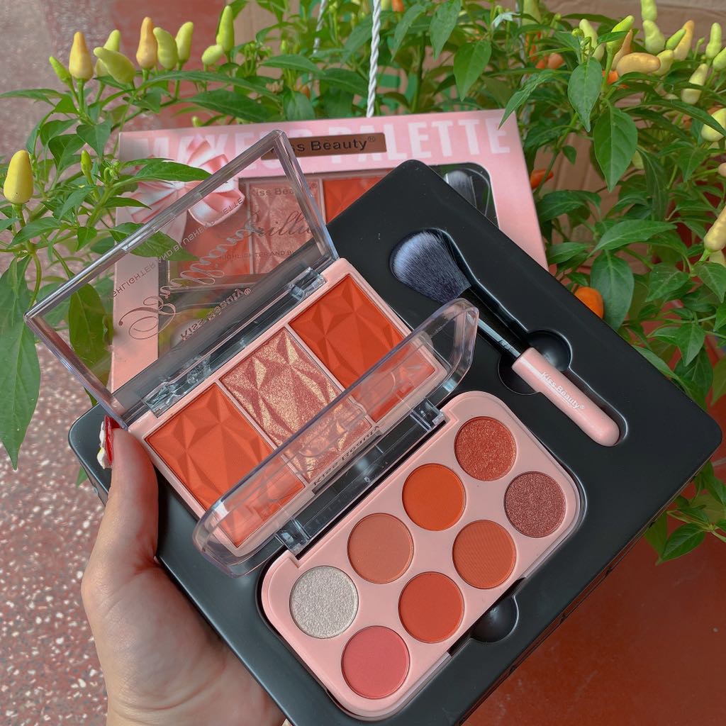 Bảng phấn nơ 3 trong 1: mắt má highnight kèm chổi Kissbeauty