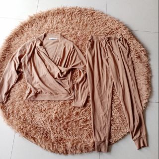 Bán sét thể thao size m/l đều vừa 55-60 kí đổ về màu hồng sáng đậm chất thun dày dặn áo chống nắng có bo thun co giãn ok