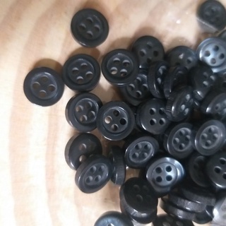Nút nhựa 4 lỗ , size 8 MM( 30 nút/5k)