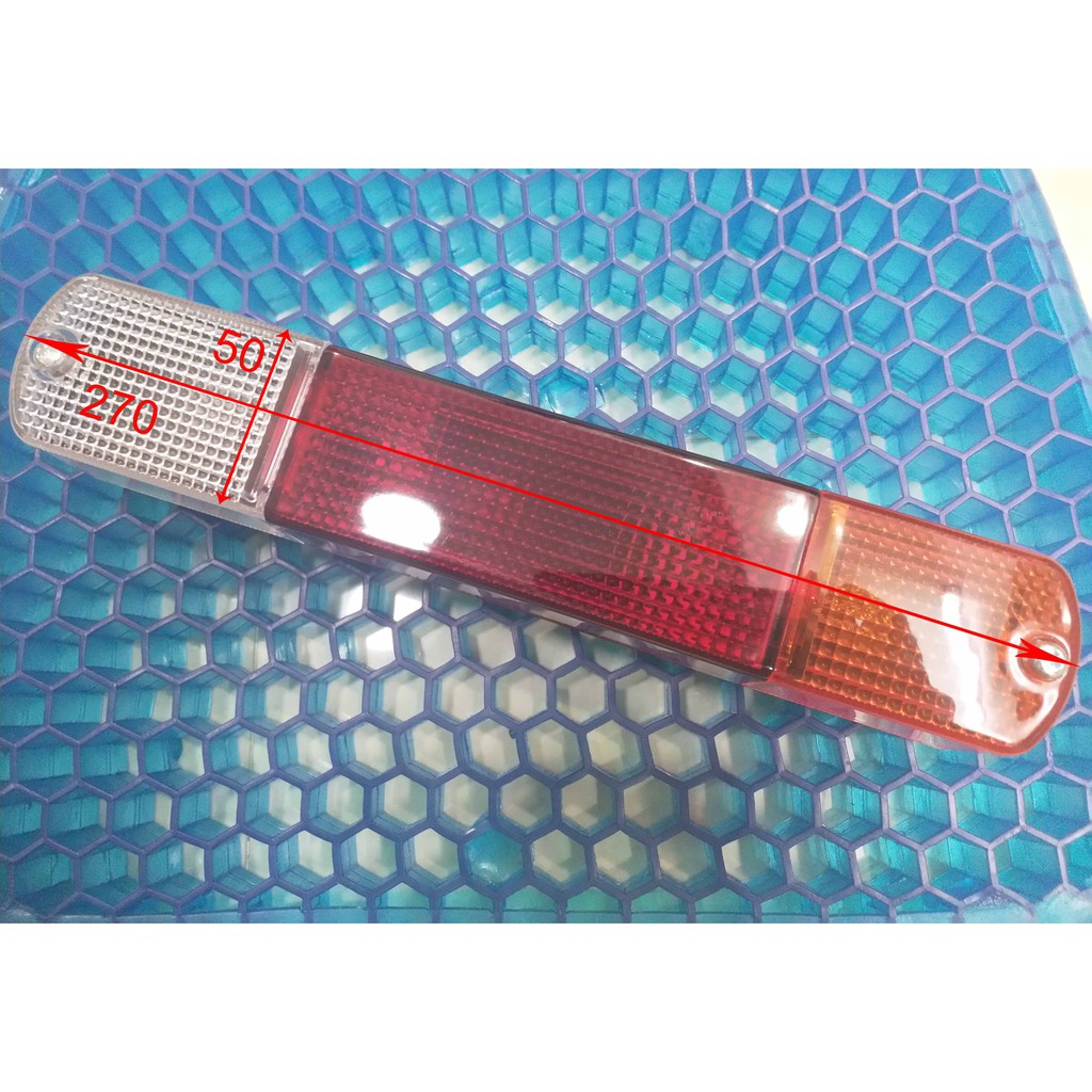 Đèn lái sau xe nâng Toyota 8FD25 12V NEW MODEL