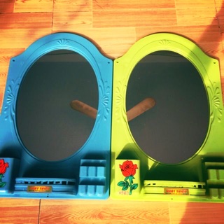 Gương soi mặt treo tường